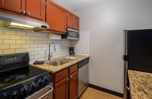 Danvers Hotel | Candlewood Suites Boston North Shore Danvers by IHG