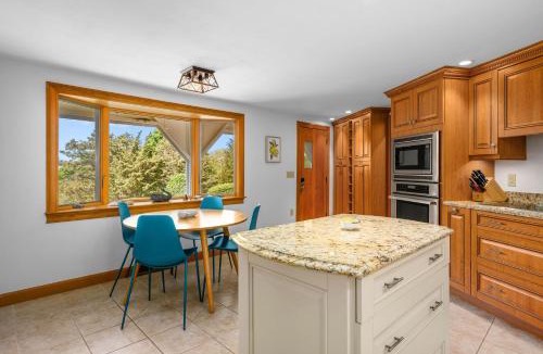East Dennis House | Cape Cod Charm: Bay Views Family Fun