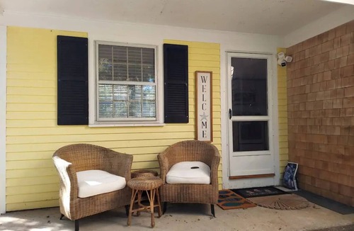 West Hyannisport House | Cape Cod Fun - Entire home 3BR up to 9 guests