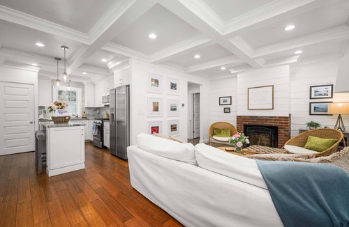 Cotuit House | Cape Cod Getaway | Golf Views, Dog-Friendly & Beach Nearby