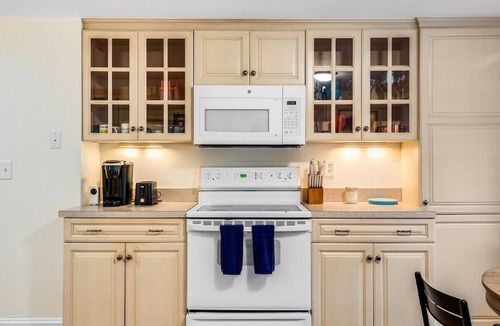 Osterville House | Cape Cod getaway near Craigville Beach