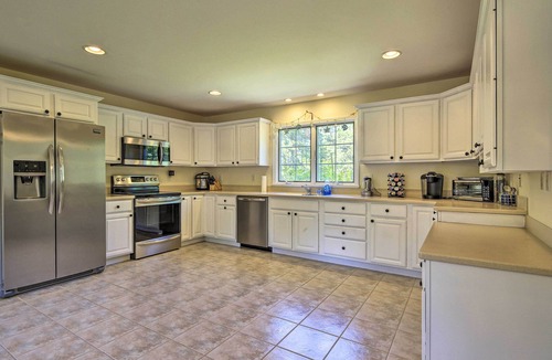 East Dennis House | Cape Cod Home w/Game Room - 3 Mi From Mayflower!