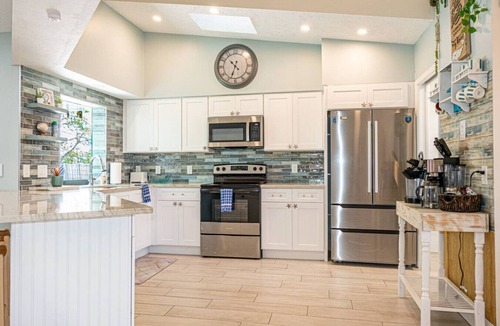 Jensen Beach House | Casa Linda: Pool, Arcade & Sun Decks