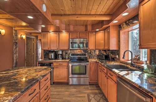 Cascade Cottage | Cascade Cabin w/Mountain View & River Access