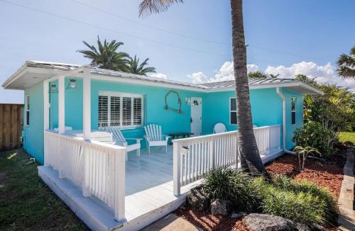 Ocean Shores House | Castaway Cottage paradise at the beach!