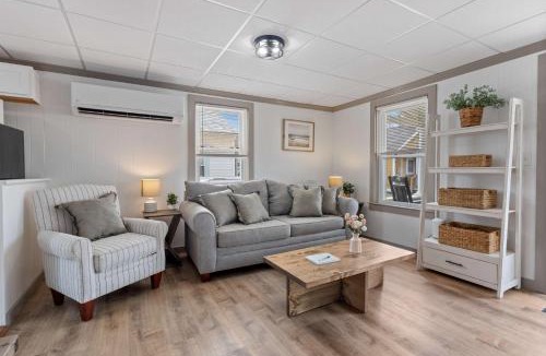 Hampton House | Castaway Cottages - Heart of Hampton Beach