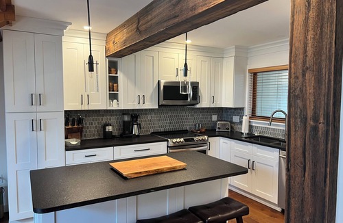 Lincoln House | Casual and Elegant - Townhouse Centrally located in Lincoln 1 mile from Loon Mtn