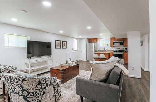 Jefferson Park Avenue Apartment | Cavalier Cocoon