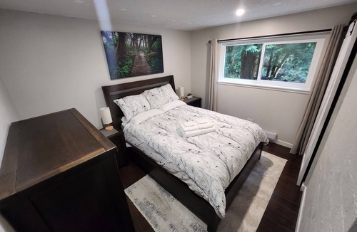 Mill Bay House | Cedar Creek - Medium Term Accommodations Nestled in Nature