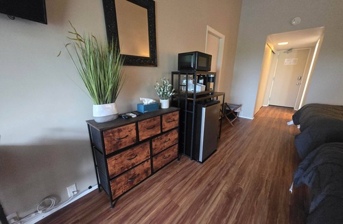 Weirs Beach Apartment | Cedar Lodge Room-Private Balcony Close to Weirs!