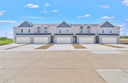 Cedar Falls House | Central Cedar Falls Townhome - Family Friendly!