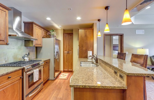 McCall Condo | Central McCall Getaway: Walk to Payette Lake!