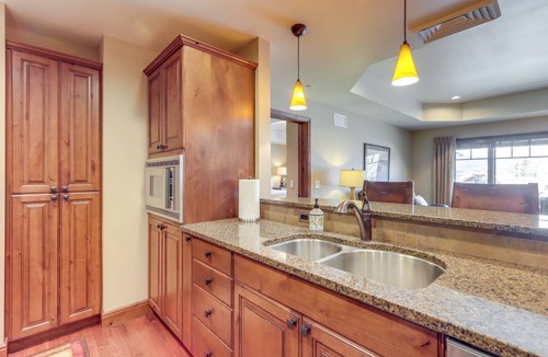McCall Condo | Central McCall Getaway: Walk to Payette Lake!