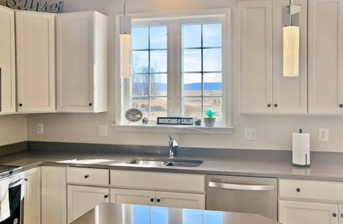 Halltown House | Change Environment To New Home Mountain View