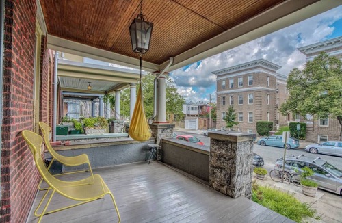 Charles Village Apartment | Charles Village 1-BR, Walk to Johns Hopkins