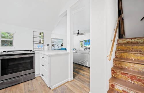 Old Northwood Cottage | Charming 2-bedroom cottage in lush tropical setting in popular West Palm Beach