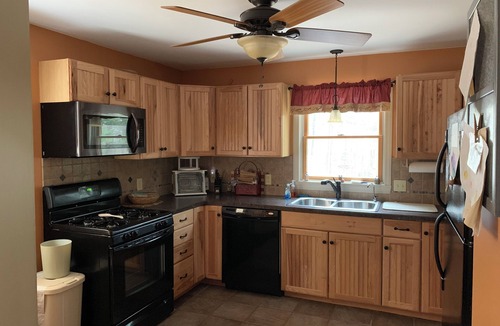 Twin Mountain House | Charming 2-bedroom, 1-bathroom home in Carroll,NH located on 7 acres White Mtns
