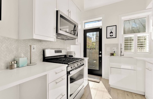 H Street Corridor House | Charming 2-bedroom, 2.5 bathroom Rowhome in D.C.