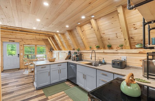 Starks House | Charming 2-bedroom A-frame with AC, WiFi in lovely Starks