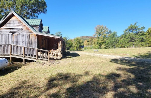Harrison Cabin | Charming 2-bedroom cabin on 18 Acres with WiFi, AC in Compton. Hunting Perfect!