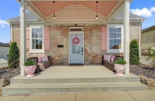 Waterloo Cottage | Charming 2-bedroom cottage with Patio in Downtown Waterloo
