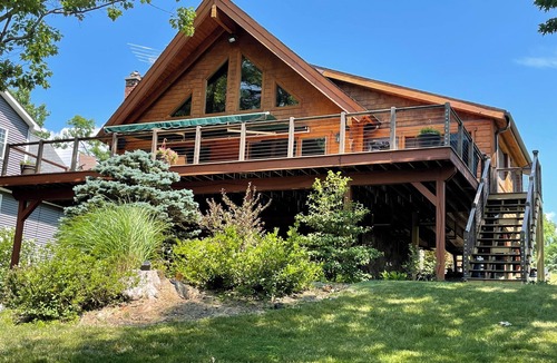 Athens Cottage | Charming 2-bedroom cottage in pleasant Athens with WiFi, AC