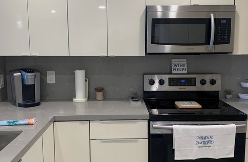 Fort Pierce Shores Condo | Charming 2-bedroom 🏖️beachfront condo in brilliant Fort Pierce with pool, WiFi