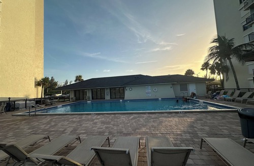 Fort Pierce Shores Condo | Charming 2-bedroom 🏖️beachfront condo in brilliant Fort Pierce with pool, WiFi