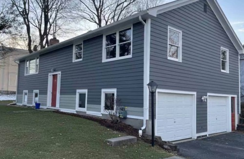 Amherst Center House | Charming 3 bed, 1 bath home with new furniture