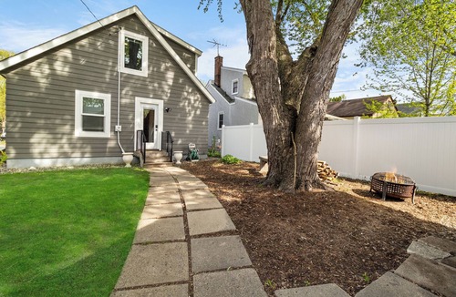 Hiawatha House | Charming 3-bedroom house in historic South Minneapolis neighborhood!
