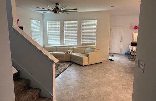 St. Cloud House | Charming 3-bedroom house in Saint Cloud with WiFi and AC