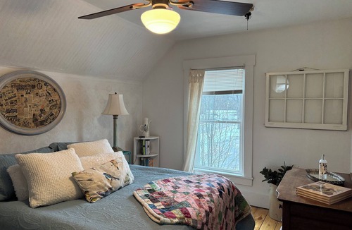 Sangerville House | Charming 3-bedroom farmhouse in peaceful Sangerville countryside