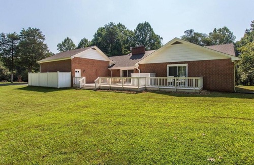 Lakeview House | Charming 4 bedroom house in 5 acre lovely Catharpin
