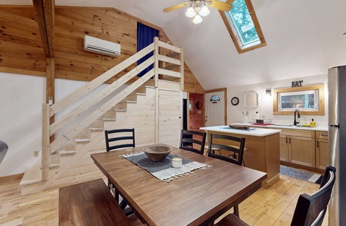 Monmouth House | Charming Cabin with Serene Woodland Views and Modern Comforts