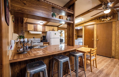 Fort McCoy House | Charming Canal Waterfront 3/2 in Salt Springs