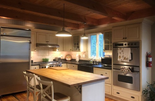 Mashpee Neck House | Charming Cape Cod Retreat Nestled b/w Mashpee River & Popponesset Bay