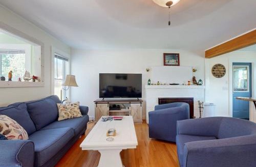 Ellsworth House | Charming Cottage with Cozy Comfort and Easy Access to Outdoor Adventures
