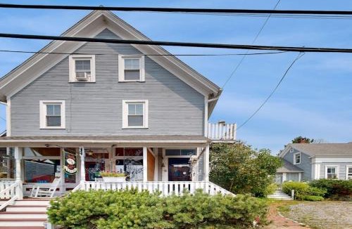 Boothbay Harbor House | Charming, historic cottage with modern upgrades - stroll to dining & attractions