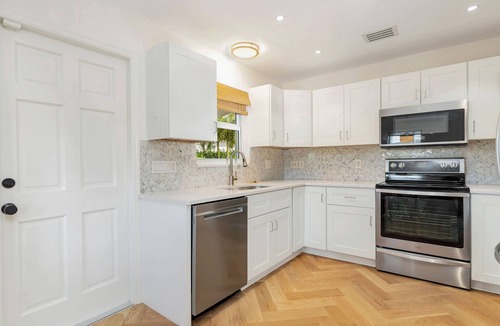 Southside House | Charming home with pool