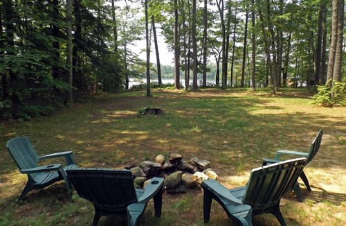 Gray Cottage | Charming Lakefront Cottage with Screened Porch & Shared Beach Access