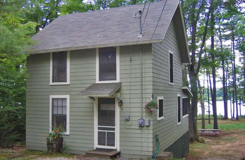 Gray Cottage | Charming Lakefront Cottage with Screened Porch & Shared Beach Access