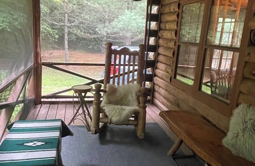 Brookline Cabin | Charming log cabin combines vintage design with contemporary luxury