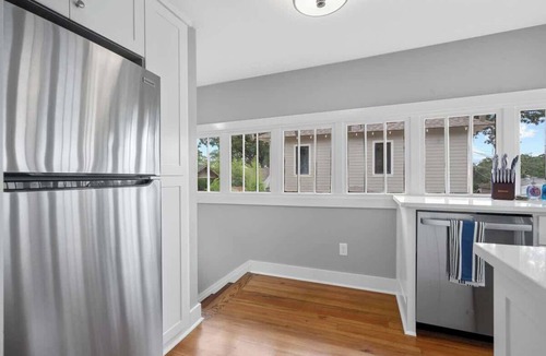 Hillcrest Apartment | Charming Luxury Retreat in Little Rock