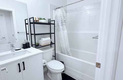 Southwest Calgary House | Charming Modern 2-bedroom suite in SW Calgary