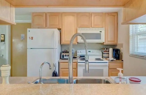 Forest Oaks House | Charming Spring Hill Home- In a Quiet Neighborhoodn