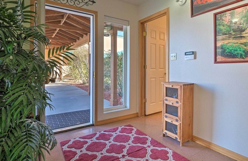 New Harmony Apartment | Charming Studio - 3 Miles From Kolob Canyons!