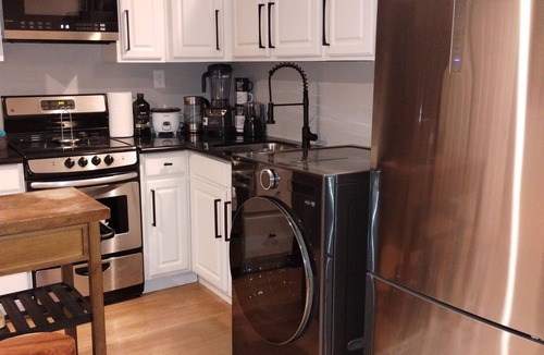 Des Moines Apartment | Charming studio in Des Moines perfect for a relaxing getaway