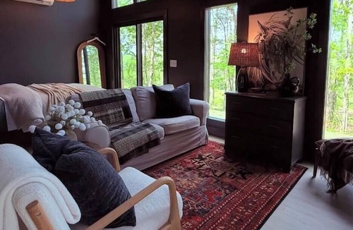 Chickamauga Lake Cottage | Charming studio in the forest, fully equipped, 4.4 miles from Hiwassee River.