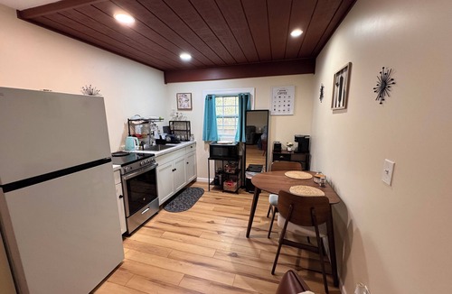 Catalpa House | Charming tiny home only 15 mins from Town of Warrenton & Town of Culpeper