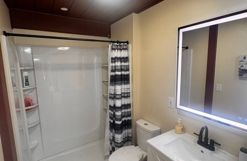 Catalpa House | Charming tiny home only 15 mins from Town of Warrenton & Town of Culpeper